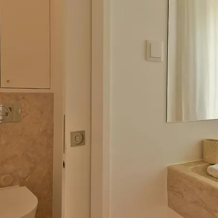 Plum Guide - Horseplay Apartment