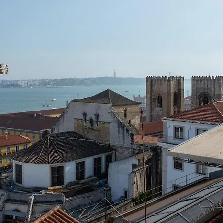 Plum Guide - Horseplay Apartment Lisbon